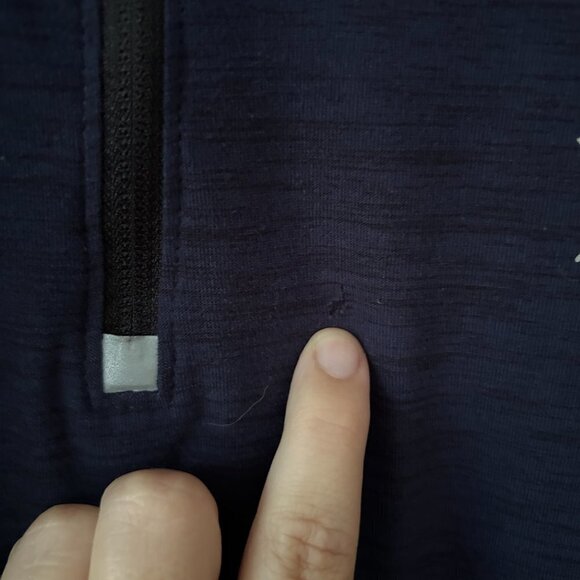 Old Navy Active Long Sleeve T-shirt Womens Medium Blue Thumb Holes 1/4 Zip FLAW - Picture 3 of 5